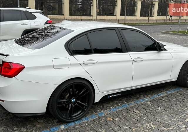 Белый БМВ 3 Серия, объемом двигателя 2 л и пробегом 146 тыс. км за 15300 $, фото 5 на Automoto.ua