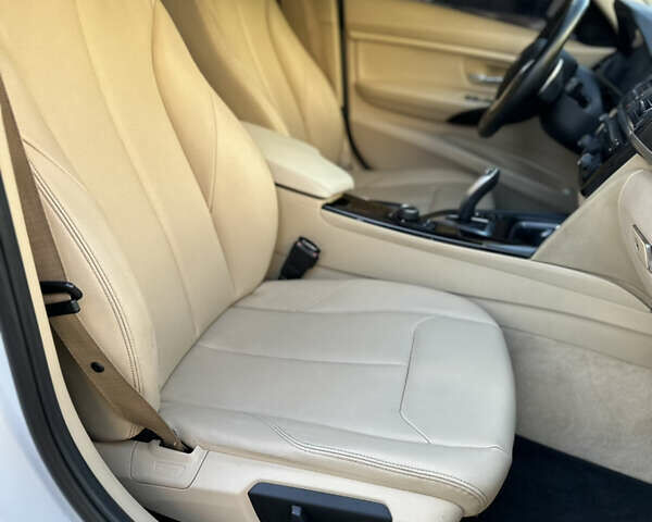 Білий БМВ 3 Серія, об'ємом двигуна 2 л та пробігом 175 тис. км за 12700 $, фото 13 на Automoto.ua