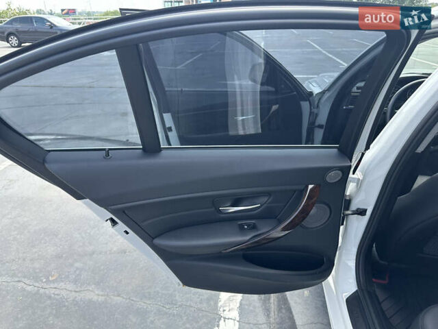 Белый БМВ 3 Серия, объемом двигателя 3 л и пробегом 140 тыс. км за 20000 $, фото 13 на Automoto.ua