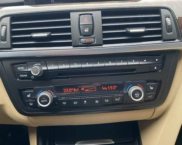 БМВ 3 Серия 2014 в Киеве на Automoto.ua Белый БМВ 3 Серия, объемом двигателя 2 л и пробегом 105 тыс. км за 12300 $, фото 4 на Automoto.ua