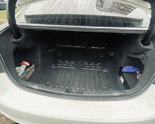 Білий БМВ 3 Серія, об'ємом двигуна 2 л та пробігом 222 тис. км за 13500 $, фото 17 на Automoto.ua