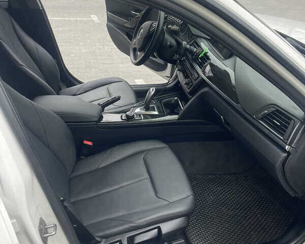 Белый БМВ 3 Серия, объемом двигателя 2 л и пробегом 107 тыс. км за 13500 $, фото 13 на Automoto.ua