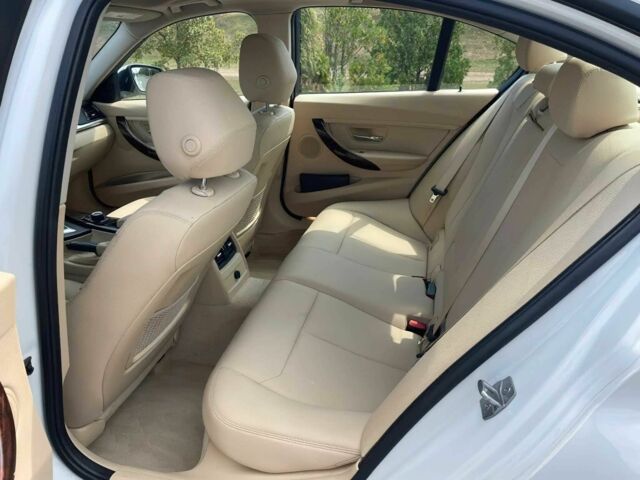 Білий БМВ 3 Серія, об'ємом двигуна 2 л та пробігом 84 тис. км за 6000 $, фото 10 на Automoto.ua