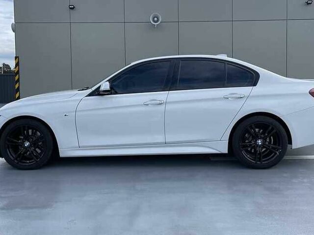 Белый БМВ 3 Серия, объемом двигателя 2 л и пробегом 130 тыс. км за 11000 $, фото 3 на Automoto.ua