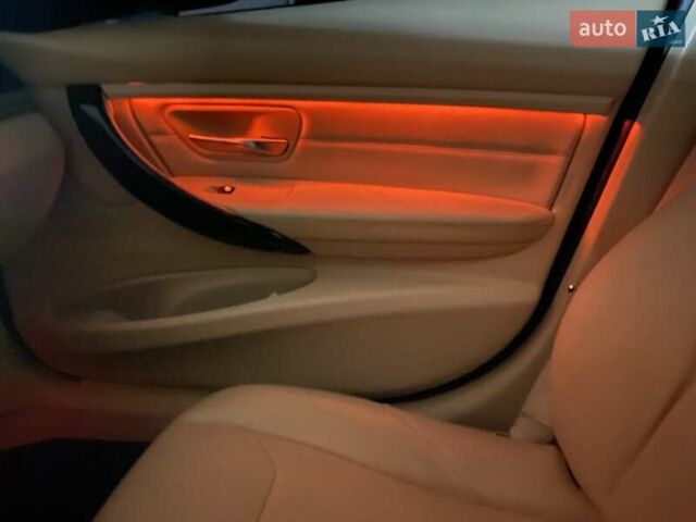 БМВ 3 Серия 2014 в Киеве на Automoto.ua Белый БМВ 3 Серия, объемом двигателя 2 л и пробегом 105 тыс. км за 12300 $, фото 12 на Automoto.ua