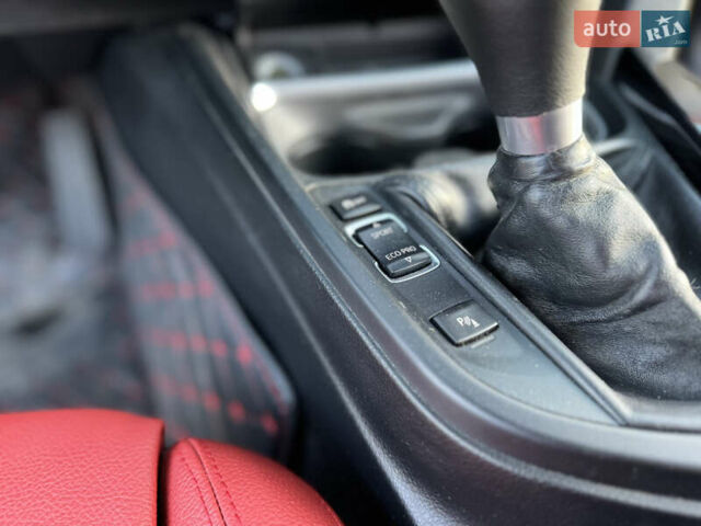 Білий БМВ 3 Серія, об'ємом двигуна 2 л та пробігом 262 тис. км за 15000 $, фото 22 на Automoto.ua