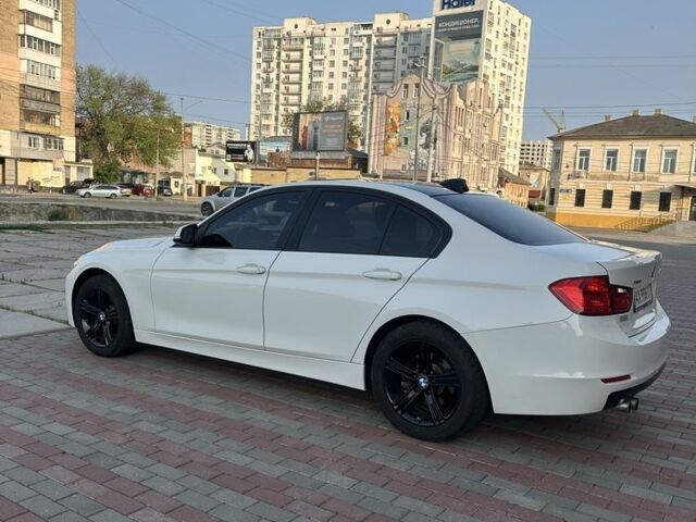Белый БМВ 3 Серия, объемом двигателя 2 л и пробегом 112 тыс. км за 13500 $, фото 4 на Automoto.ua