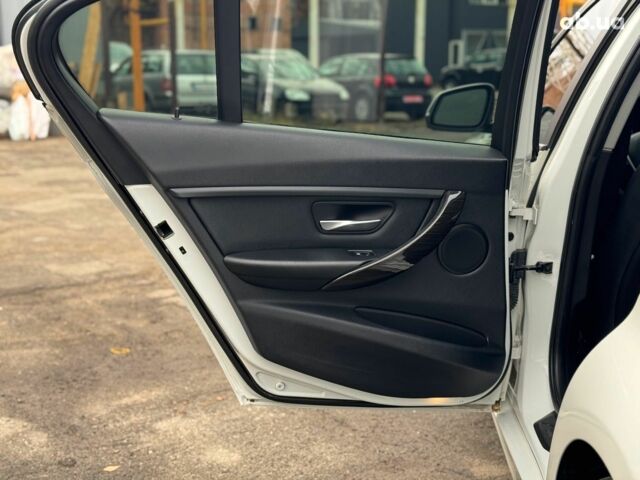 Белый БМВ 3 Серия, объемом двигателя 2 л и пробегом 189 тыс. км за 13290 $, фото 35 на Automoto.ua