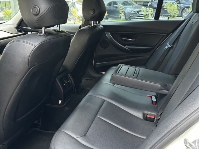 Белый БМВ 3 Серия, объемом двигателя 2 л и пробегом 290 тыс. км за 9700 $, фото 7 на Automoto.ua