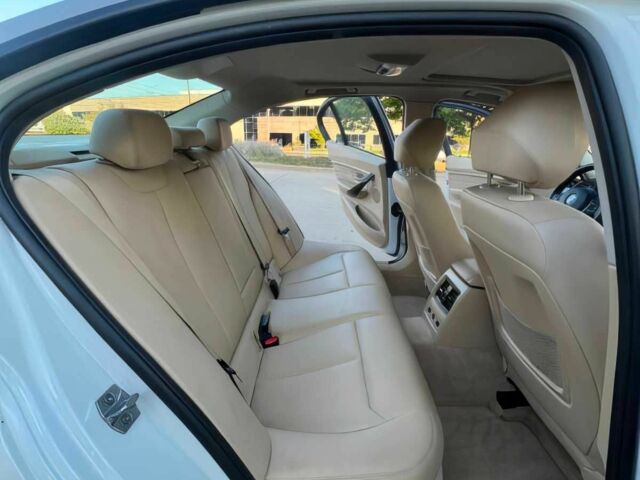 Білий БМВ 3 Серія, об'ємом двигуна 2 л та пробігом 88 тис. км за 3700 $, фото 11 на Automoto.ua