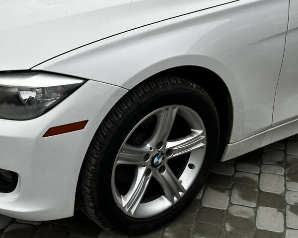 Білий БМВ 3 Серія, об'ємом двигуна 2 л та пробігом 174 тис. км за 9500 $, фото 4 на Automoto.ua