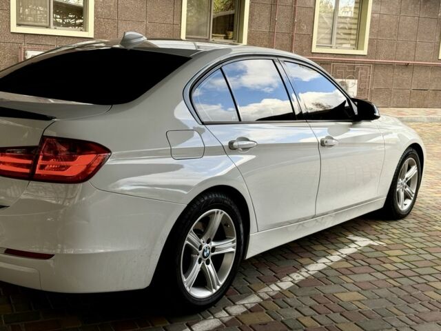 Белый БМВ 3 Серия, объемом двигателя 2 л и пробегом 250 тыс. км за 11800 $, фото 6 на Automoto.ua