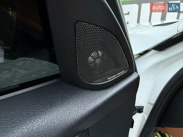 Белый БМВ 3 Серия, объемом двигателя 2.98 л и пробегом 183 тыс. км за 15500 $, фото 23 на Automoto.ua