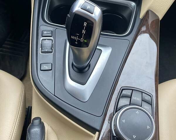 БМВ 3 Серия 2014 в Киеве на Automoto.ua Белый БМВ 3 Серия, объемом двигателя 2 л и пробегом 105 тыс. км за 12300 $, фото 5 на Automoto.ua