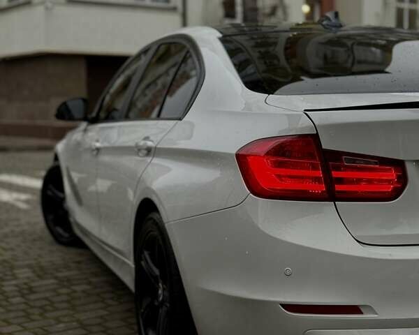 Белый БМВ 3 Серия, объемом двигателя 2 л и пробегом 100 тыс. км за 13300 $, фото 8 на Automoto.ua