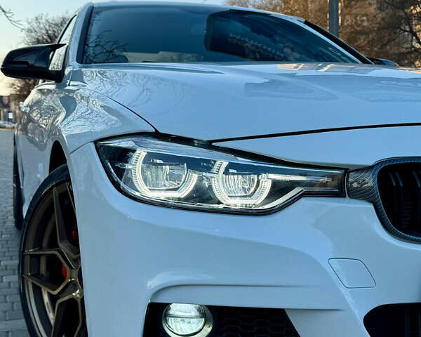 Білий БМВ 3 Серія, об'ємом двигуна 2.98 л та пробігом 146 тис. км за 18500 $, фото 2 на Automoto.ua