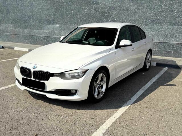 Белый БМВ 3 Серия, объемом двигателя 2 л и пробегом 149 тыс. км за 12500 $, фото 1 на Automoto.ua