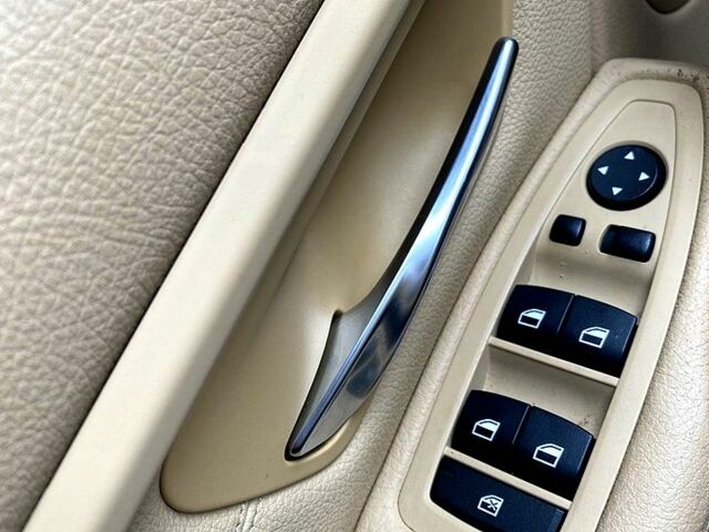 Белый БМВ 3 Серия, объемом двигателя 2 л и пробегом 105 тыс. км за 12700 $, фото 4 на Automoto.ua