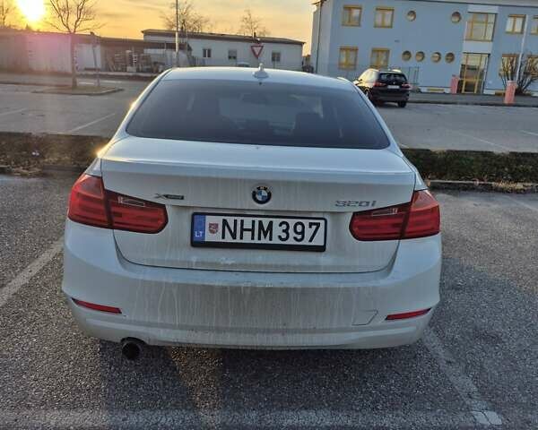 Білий БМВ 3 Серія, об'ємом двигуна 2 л та пробігом 170 тис. км за 10300 $, фото 4 на Automoto.ua