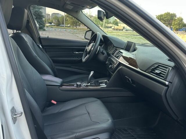 Белый БМВ 3 Серия, объемом двигателя 2 л и пробегом 112 тыс. км за 13500 $, фото 11 на Automoto.ua