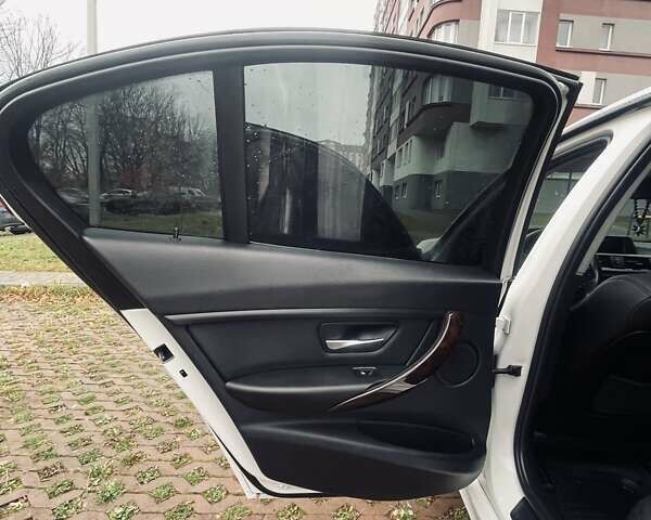 Білий БМВ 3 Серія, об'ємом двигуна 2 л та пробігом 222 тис. км за 13500 $, фото 16 на Automoto.ua