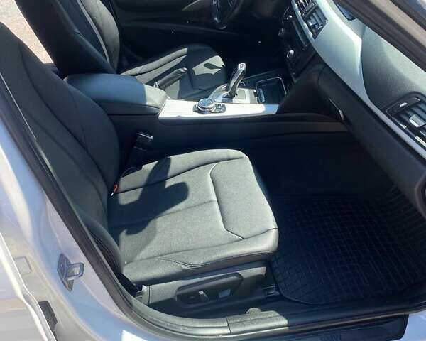 Белый БМВ 3 Серия, объемом двигателя 2 л и пробегом 172 тыс. км за 13000 $, фото 14 на Automoto.ua