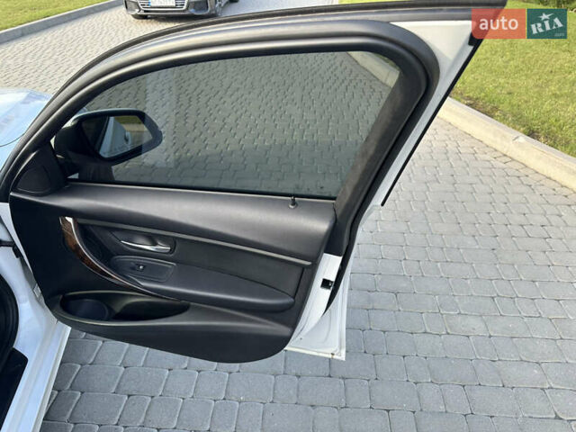 Белый БМВ 3 Серия, объемом двигателя 2 л и пробегом 114 тыс. км за 15700 $, фото 19 на Automoto.ua