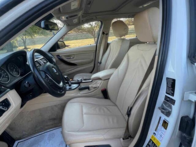 Белый БМВ 3 Серия, объемом двигателя 2 л и пробегом 88 тыс. км за 3600 $, фото 7 на Automoto.ua