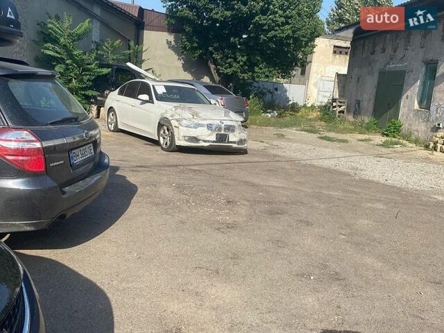 Белый БМВ 3 Серия, объемом двигателя 2 л и пробегом 182 тыс. км за 10999 $, фото 2 на Automoto.ua