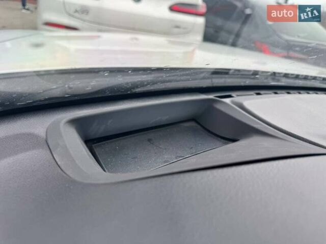 Білий БМВ 3 Серія, об'ємом двигуна 2 л та пробігом 171 тис. км за 10950 $, фото 16 на Automoto.ua