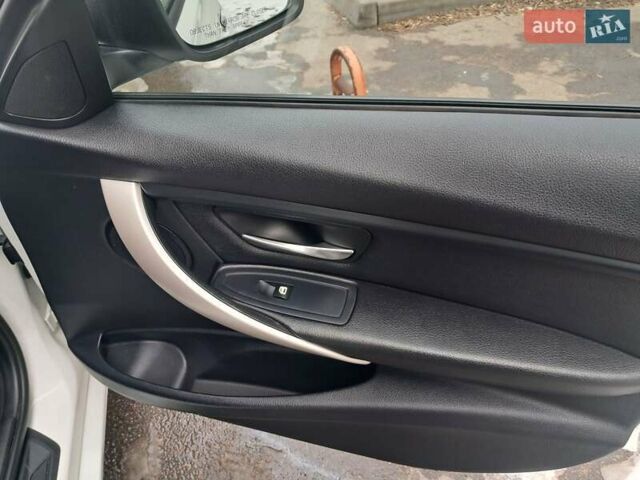 Белый БМВ 3 Серия, объемом двигателя 2 л и пробегом 132 тыс. км за 13500 $, фото 16 на Automoto.ua