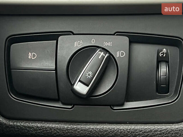 Білий БМВ 3 Серія, об'ємом двигуна 2 л та пробігом 297 тис. км за 10650 $, фото 15 на Automoto.ua