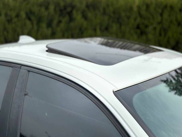 Белый БМВ 3 Серия, объемом двигателя 2 л и пробегом 213 тыс. км за 14300 $, фото 1 на Automoto.ua