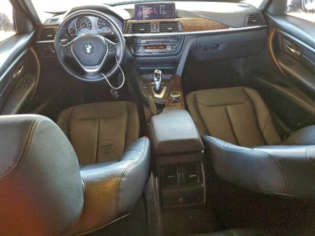 Белый БМВ 3 Серия, объемом двигателя 2 л и пробегом 130 тыс. км за 2400 $, фото 7 на Automoto.ua