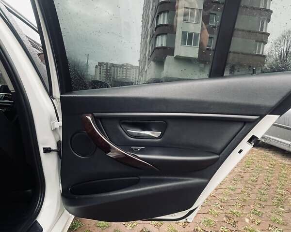 Білий БМВ 3 Серія, об'ємом двигуна 2 л та пробігом 222 тис. км за 13500 $, фото 14 на Automoto.ua