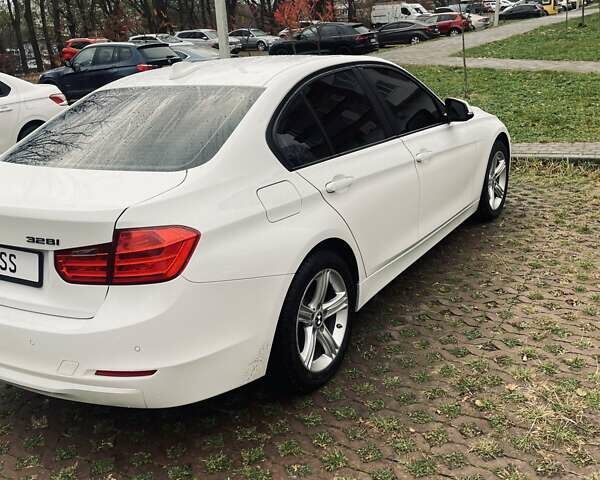 Білий БМВ 3 Серія, об'ємом двигуна 2 л та пробігом 222 тис. км за 13500 $, фото 1 на Automoto.ua