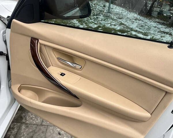 Белый БМВ 3 Серия, объемом двигателя 2 л и пробегом 160 тыс. км за 11800 $, фото 13 на Automoto.ua