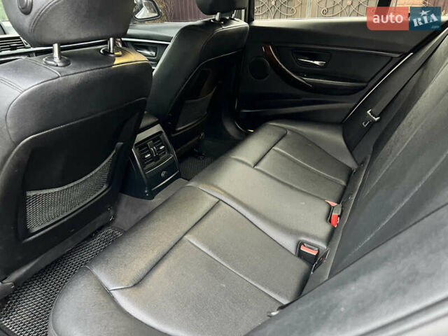 Білий БМВ 3 Серія, об'ємом двигуна 2 л та пробігом 237 тис. км за 11700 $, фото 19 на Automoto.ua