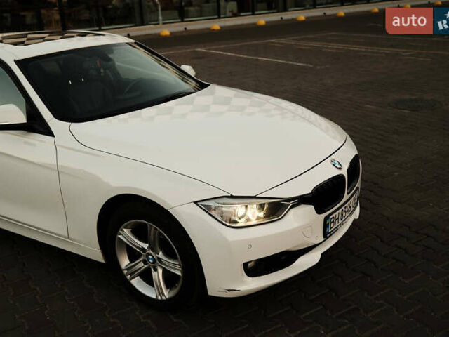 БМВ 3 Серия 2014 в Киеве на Automoto.ua Белый БМВ 3 Серия, объемом двигателя 2 л и пробегом 205 тыс. км за 11500 $, фото 17 на Automoto.ua