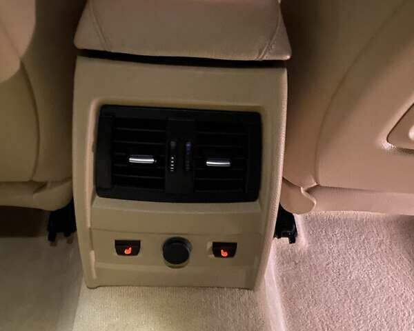 БМВ 3 Серия 2014 в Киеве на Automoto.ua Белый БМВ 3 Серия, объемом двигателя 2 л и пробегом 105 тыс. км за 12300 $, фото 13 на Automoto.ua