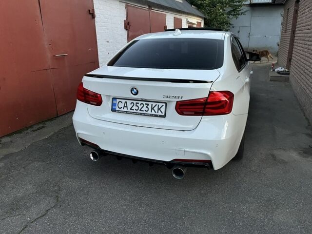 Білий БМВ 3 Серія, об'ємом двигуна 2 л та пробігом 150 тис. км за 15000 $, фото 4 на Automoto.ua