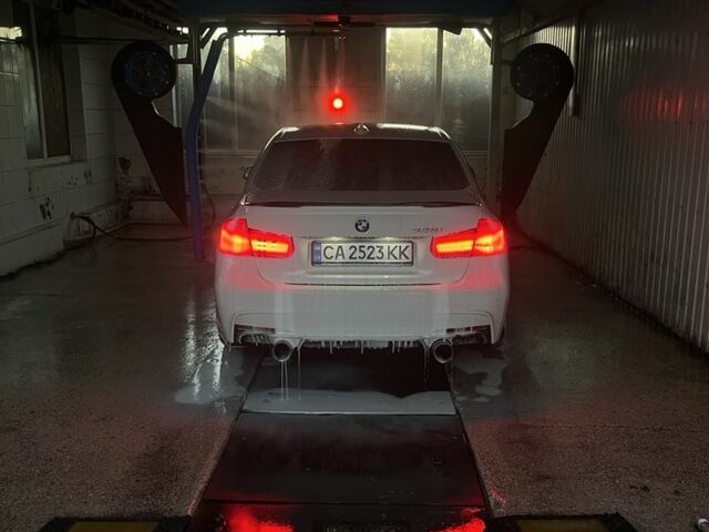 Білий БМВ 3 Серія, об'ємом двигуна 2 л та пробігом 150 тис. км за 15000 $, фото 3 на Automoto.ua