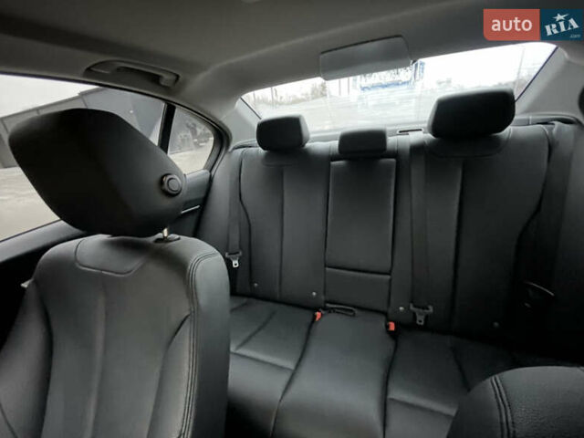 Белый БМВ 3 Серия, объемом двигателя 2 л и пробегом 260 тыс. км за 14100 $, фото 12 на Automoto.ua