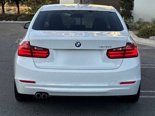 Белый БМВ 3 Серия, объемом двигателя 2 л и пробегом 80 тыс. км за 1700 $, фото 5 на Automoto.ua