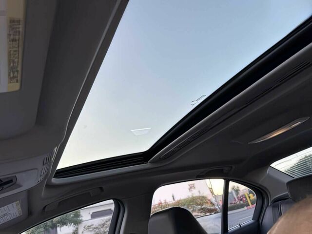 Белый БМВ 3 Серия, объемом двигателя 2 л и пробегом 74 тыс. км за 10500 $, фото 12 на Automoto.ua