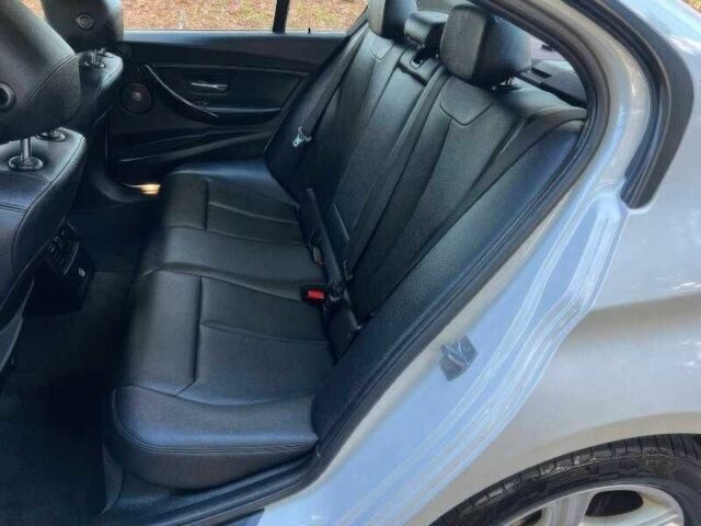 Белый БМВ 3 Серия, объемом двигателя 2 л и пробегом 99 тыс. км за 3000 $, фото 11 на Automoto.ua