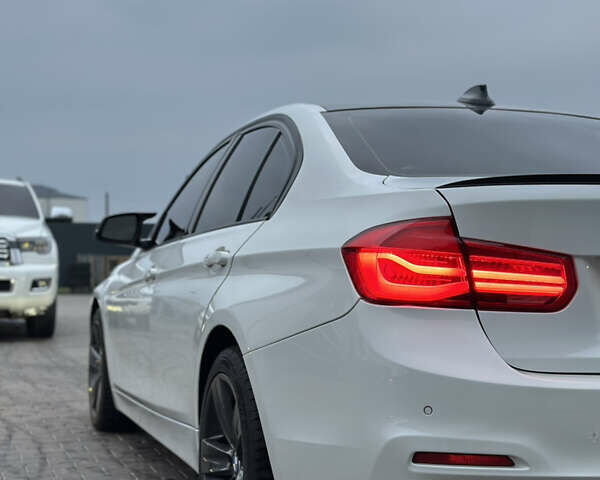 Белый БМВ 3 Серия, объемом двигателя 2 л и пробегом 210 тыс. км за 11950 $, фото 29 на Automoto.ua