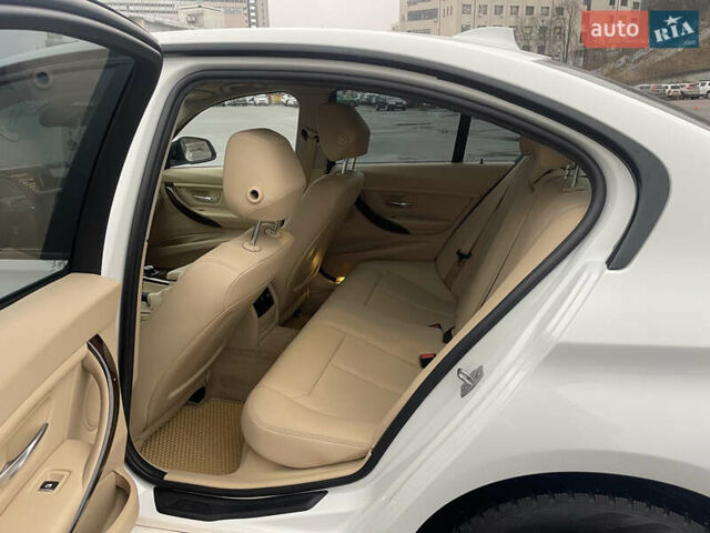 Белый БМВ 3 Серия, объемом двигателя 2 л и пробегом 125 тыс. км за 13500 $, фото 26 на Automoto.ua