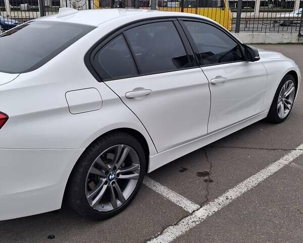 Белый БМВ 3 Серия, объемом двигателя 2 л и пробегом 220 тыс. км за 14500 $, фото 18 на Automoto.ua