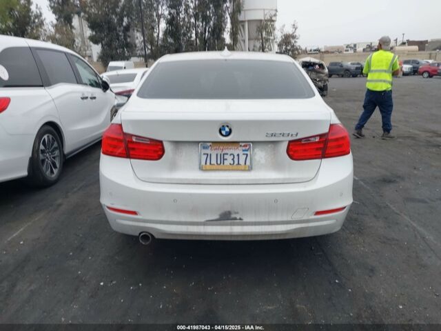 Білий БМВ 3 Серія, об'ємом двигуна 2 л та пробігом 114 тис. км за 11000 $, фото 4 на Automoto.ua